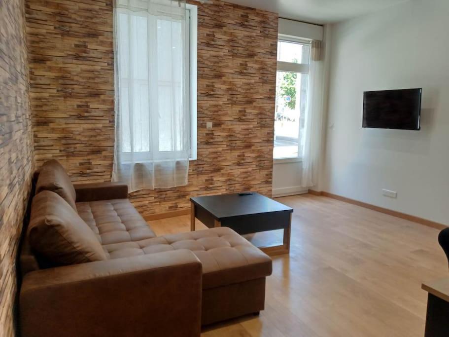 Gonnelles Appartement T3 Centre Ville Rdc D Agén Exterior foto